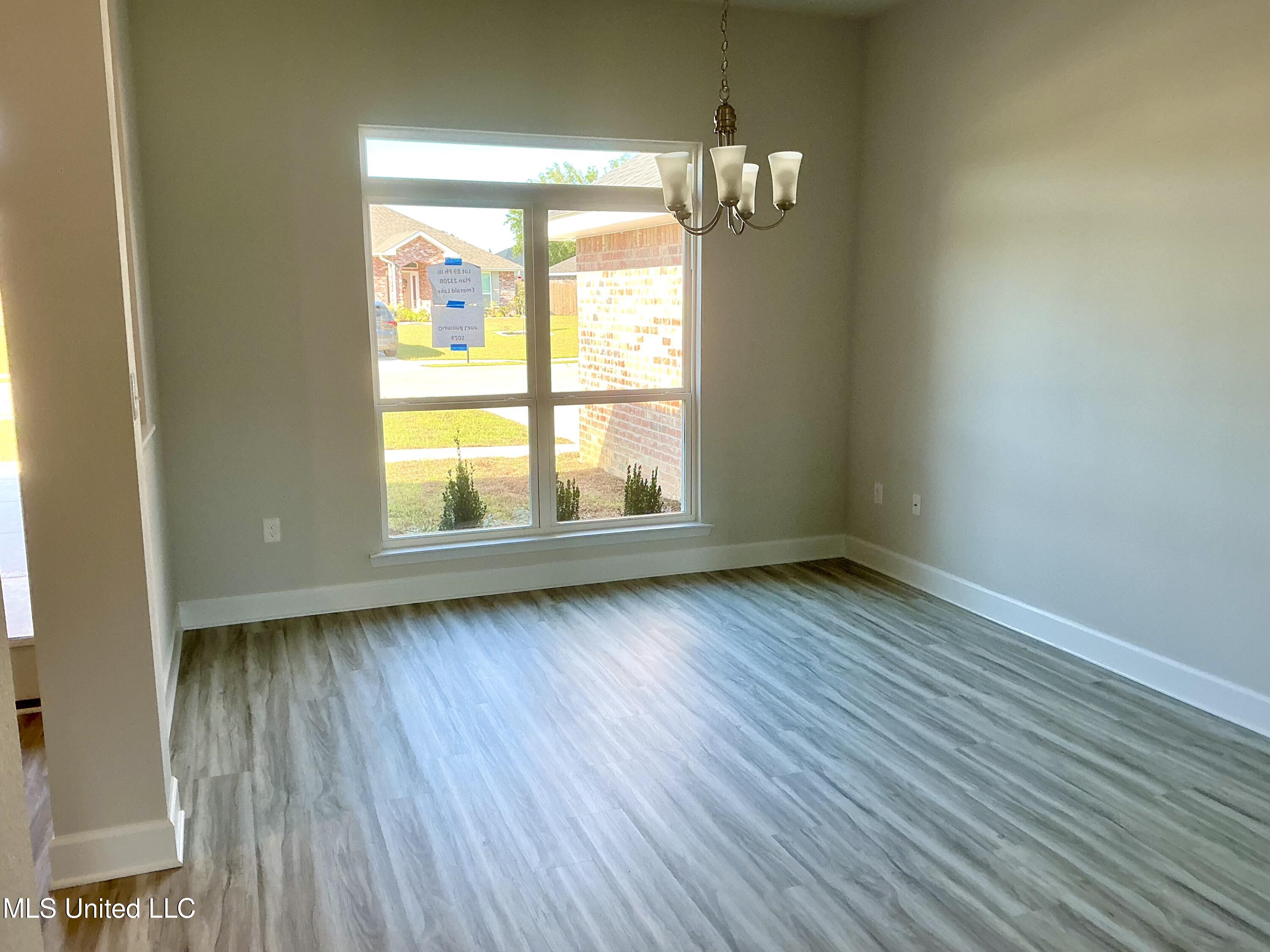 6205 Diamond Lane Biloxi, MS 39532 - Photo 10 of 32 IMG_0060