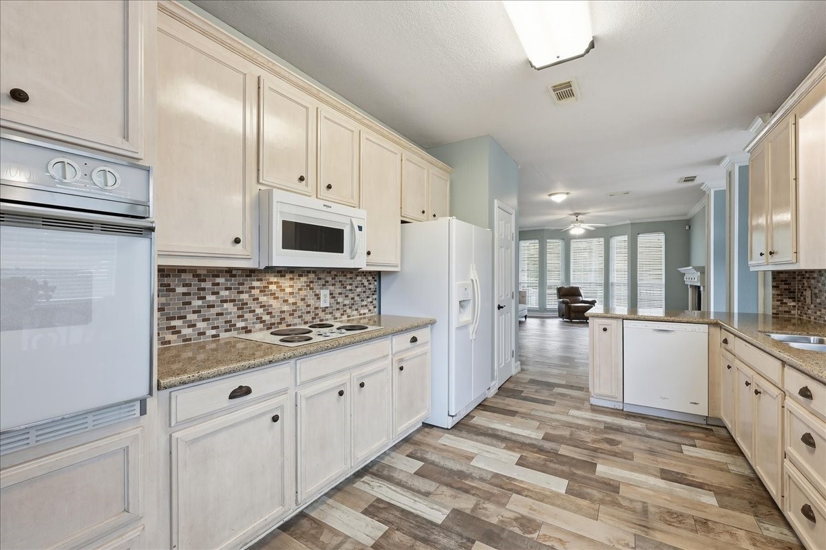 805 Hickory Trail Orange, TX 77632 - Photo 8 of 29