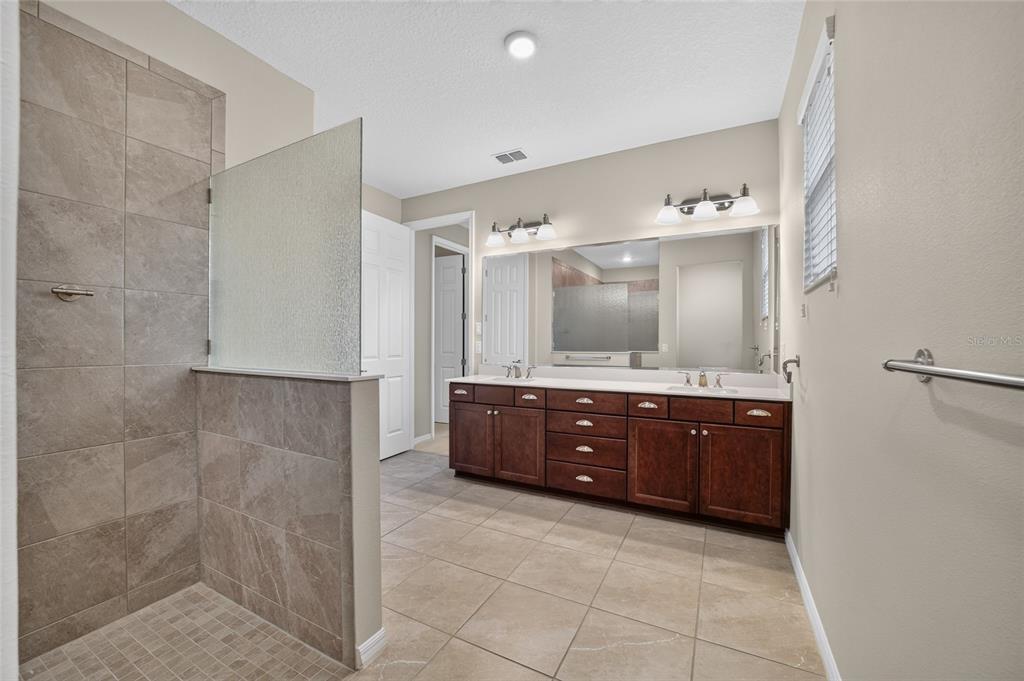9858 Southwest 90th Street Ocala, FL 34481 - Photo 16 of 34