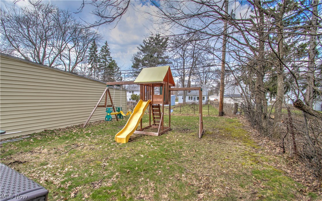 4017 Corwin Road Cleveland, OH 44121 - Photo 29 of 32
