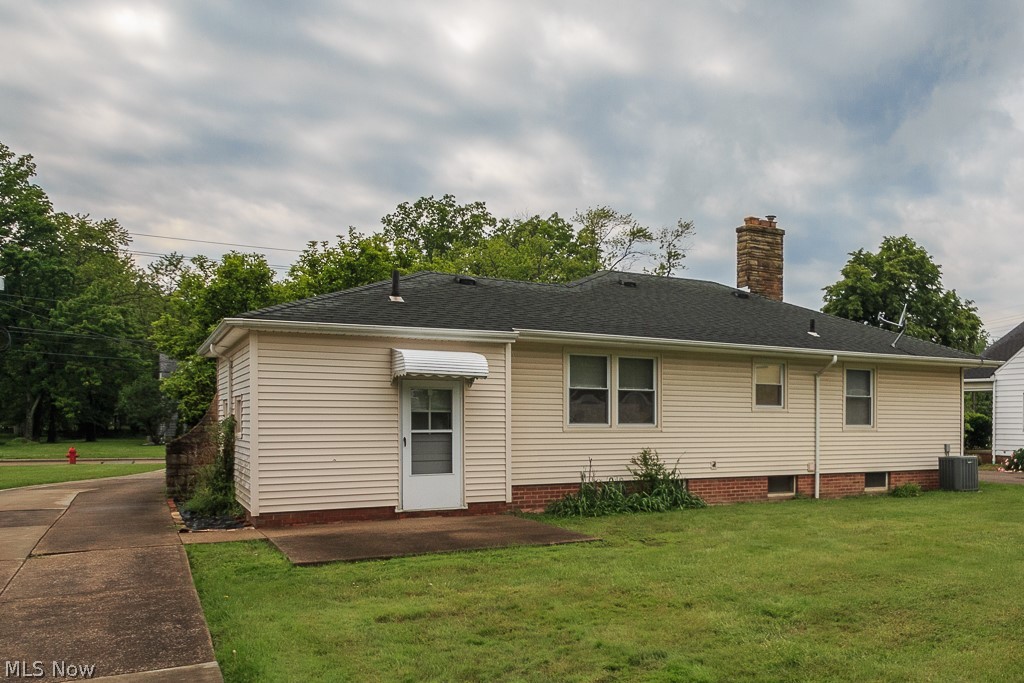 569 Bishop Road Cleveland, OH 44143 - Photo 22 of 26