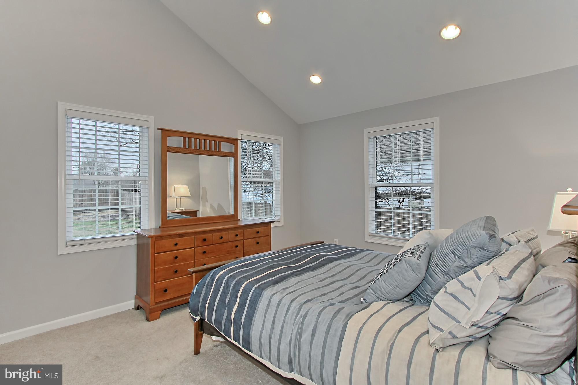 6734 Barrett Road Falls Church, VA 22042 - Photo 16 of 29 Bedroom (Master)