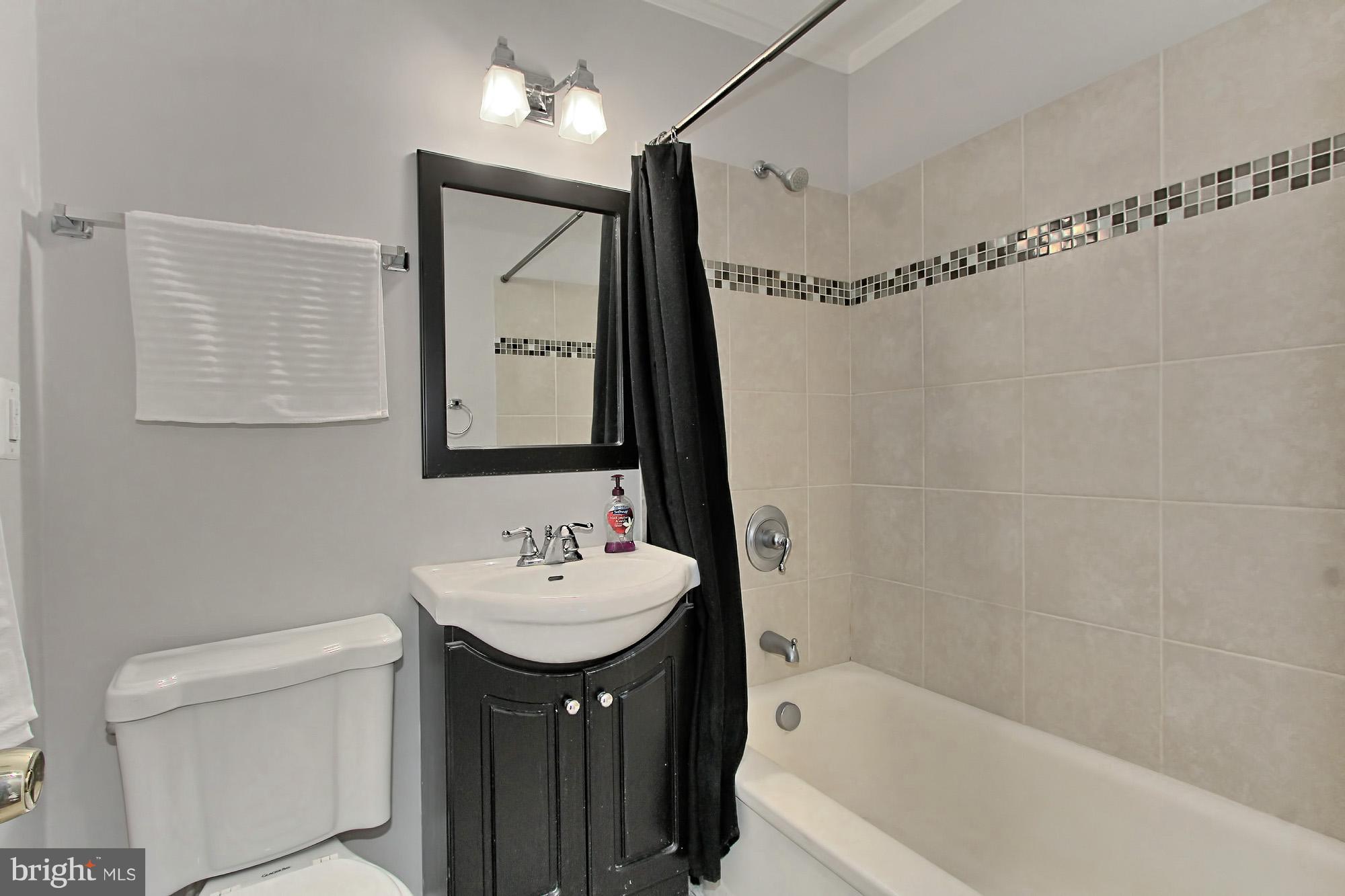 6734 Barrett Road Falls Church, VA 22042 - Photo 21 of 29 Bath