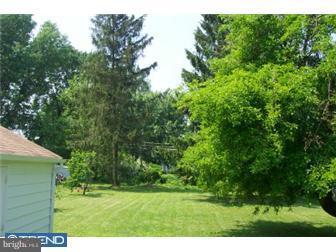 2910 East County Line Road Hatboro, PA 19040 - Photo 6 of 8 Gallery Image 6
