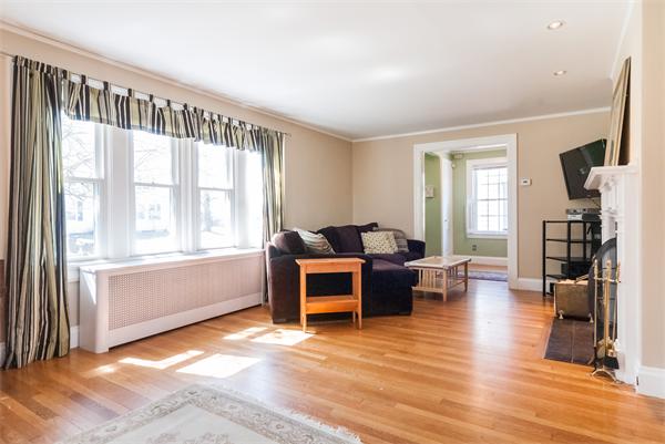 8 Brewster Road Framingham, MA 01702 - Photo 4 of 19 Gallery Image 4