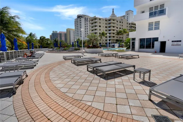 $375,000 | 100 Lincoln Road, Unit 607, Miami Beach, FL 33139