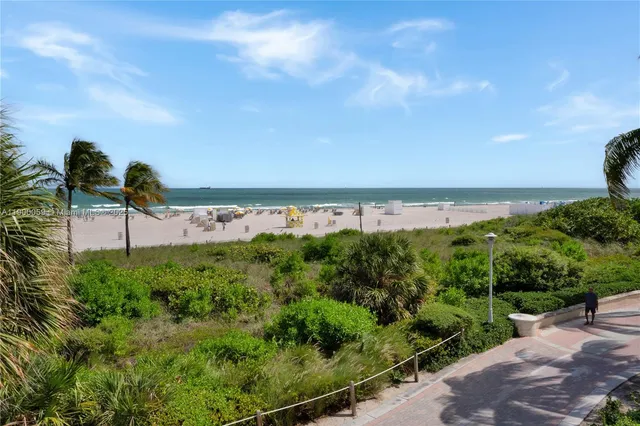 $375,000 | 100 Lincoln Road, Unit 607, Miami Beach, FL 33139