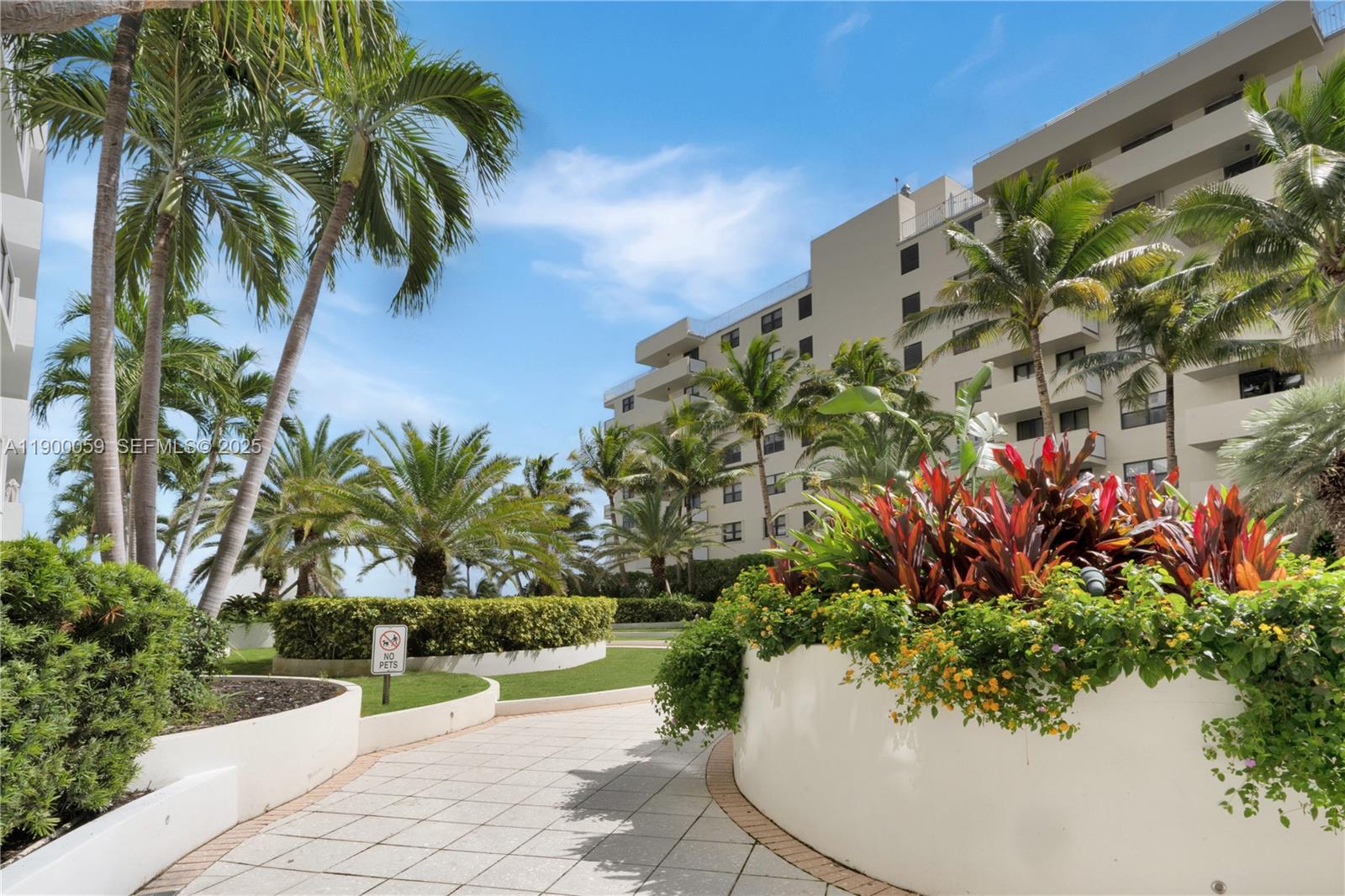 100 Lincoln Road, Unit 607 Miami Beach, FL 33139 - Photo 3 of 30