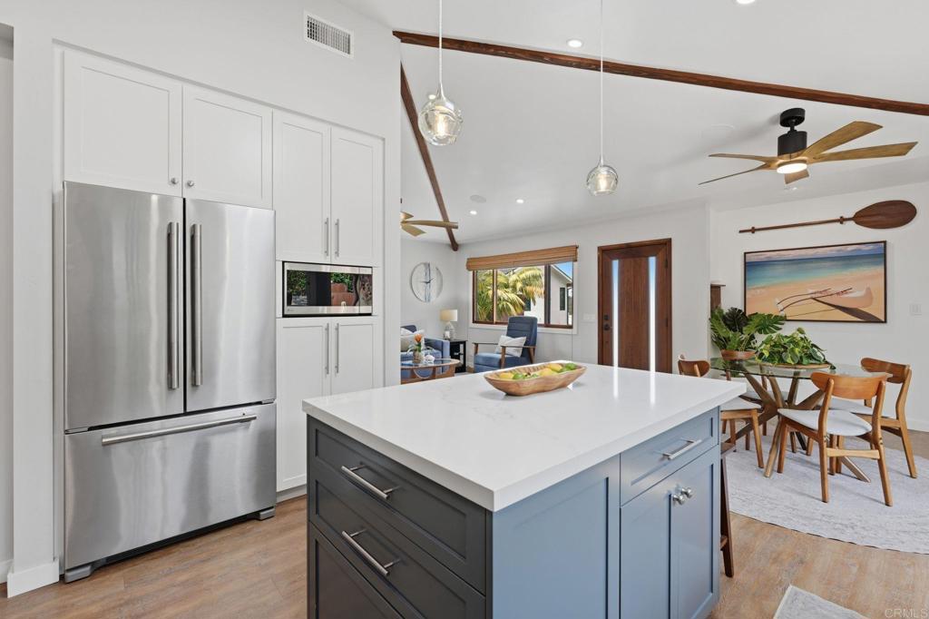 637 Sparta Drive, Unit A & B Encinitas, CA 92024 - Photo 13 of 58 Main house kitchen