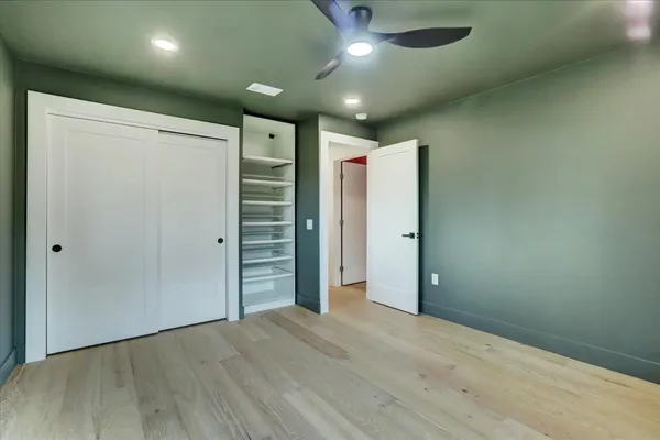 a view of empty room with window