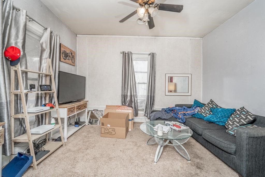 517 South Elizabeth Street Wichita, KS 67213 - Photo 6 of 36