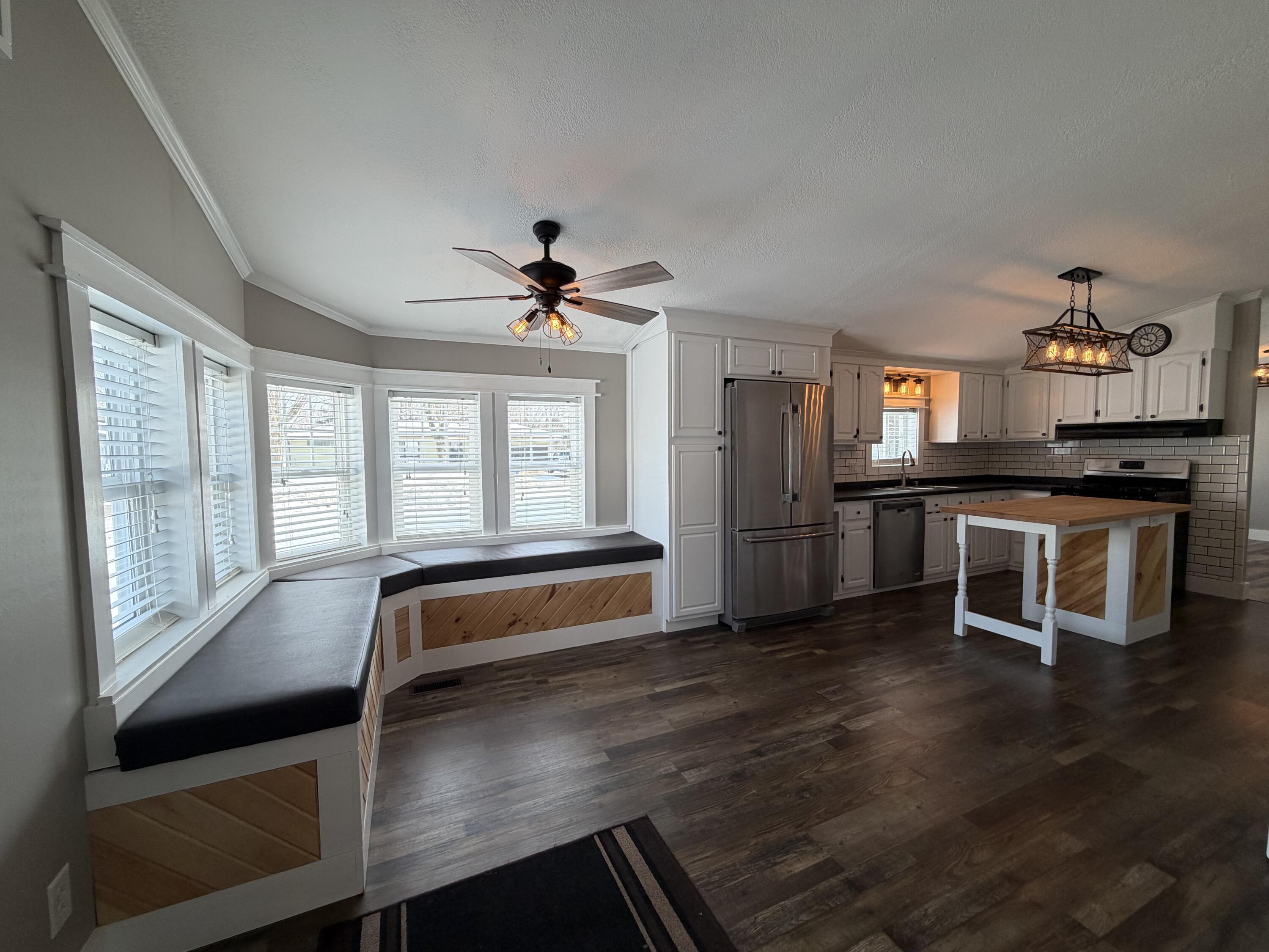 580 South Snyder Street Marcellus, MI 49067 - Photo 4 of 30 IMG_5118