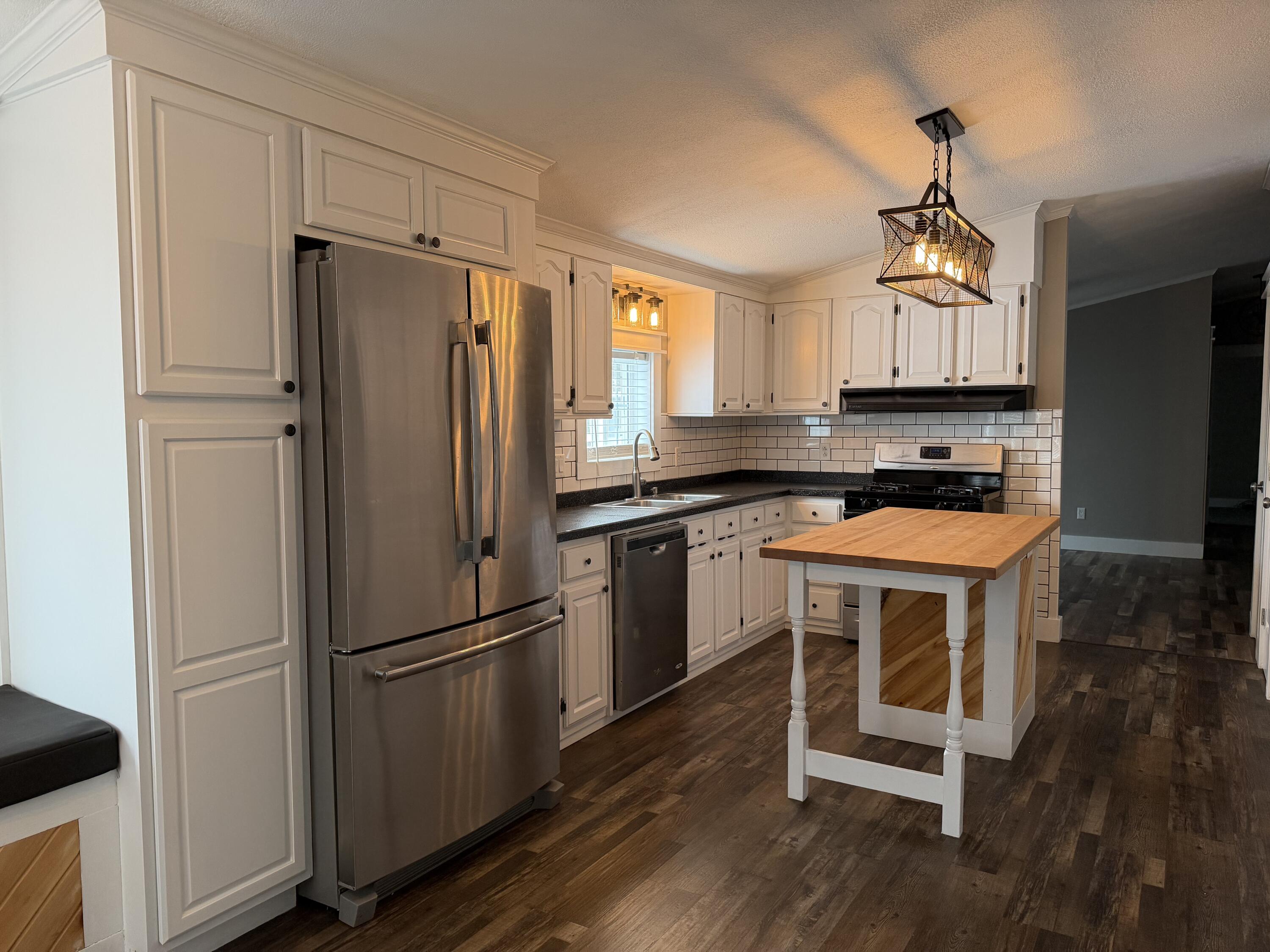 580 South Snyder Street Marcellus, MI 49067 - Photo 5 of 30 IMG_5167