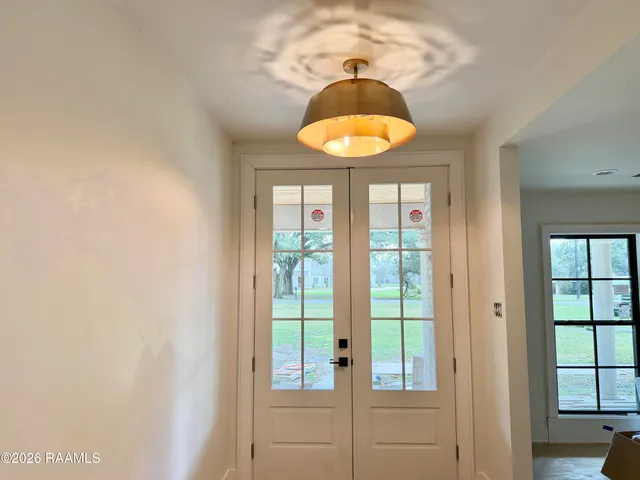 $750,000 | 827 East Butcher Switch Road, Lafayette, LA 70507