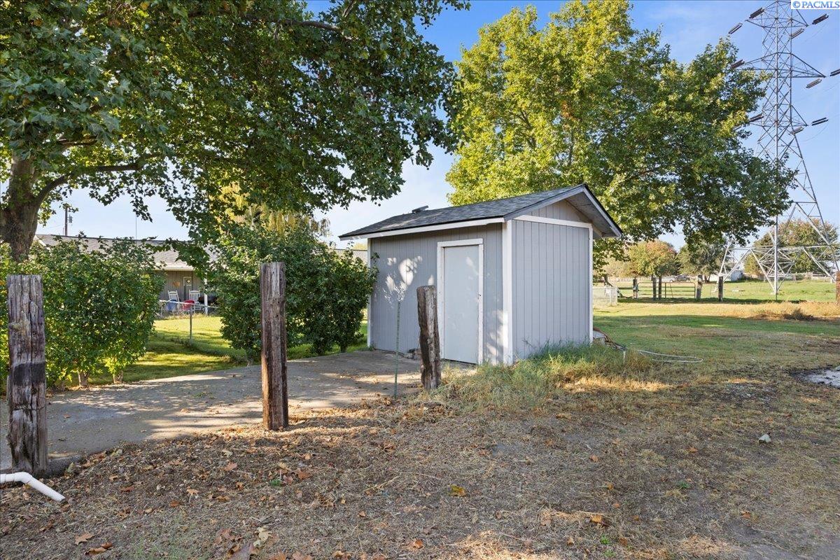 210404 East Schuster Road Kennewick, WA 99337 - Photo 24 of 33 Gallery Image 24