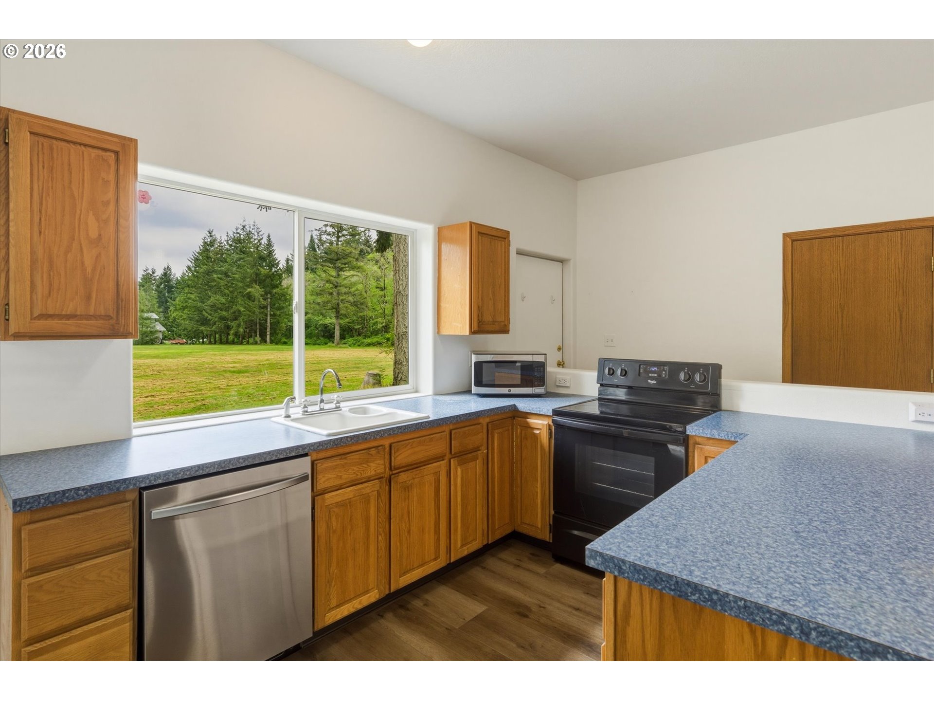145 Talkeetna Heights Road Longview, WA 98632 - Photo 8 of 48 Kitchen