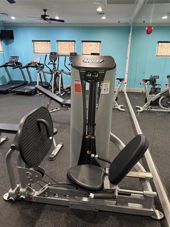10915 79th Street East Parrish, FL 34219 - Photo 19 of 27 a room with gym equipment