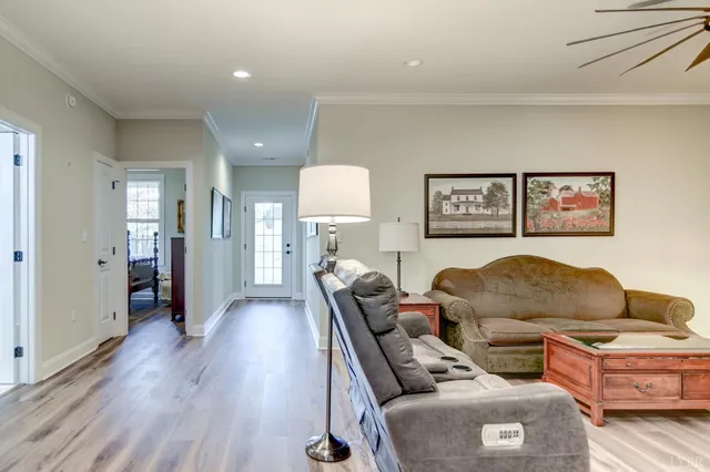 $405,000 | 125 Villa Oak Circle, Bedford, VA 24523