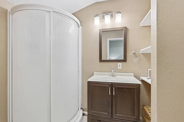 $180,000 | 106 Zimmerman Avenue, Bastrop, TX 78602