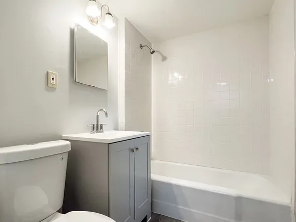 $2,150 | 25 Common Street, Unit 1, Weymouth, MA 02188