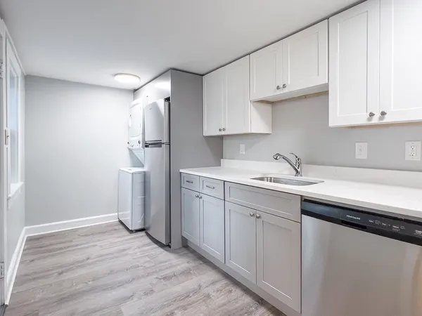 $2,150 | 25 Common Street, Unit 1, Weymouth, MA 02188