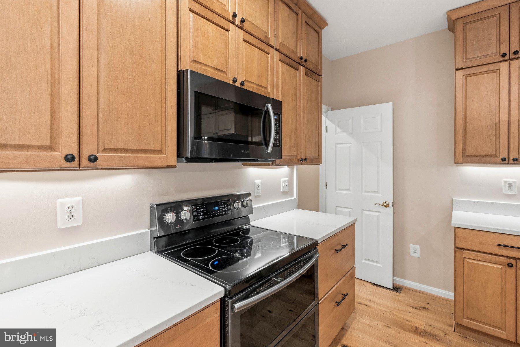 184 Hickory Point Road Pasadena, MD 21122 - Photo 15 of 57