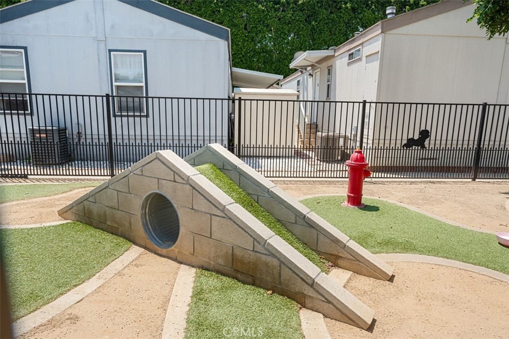 8600 Contreras Street, Unit 35 Paramount, CA 90723 - Photo 28 of 28 Dog Park