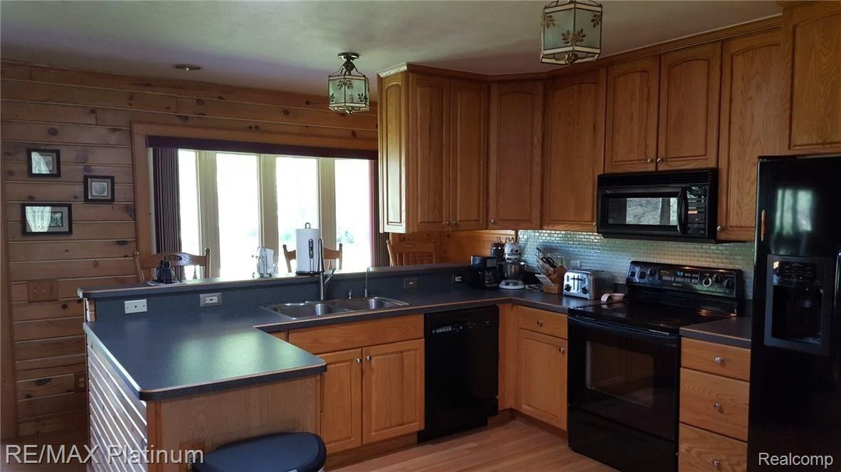 4467 West Thompson Road Linden, MI 48451 - Photo 12 of 50 20160519_171537.jpg