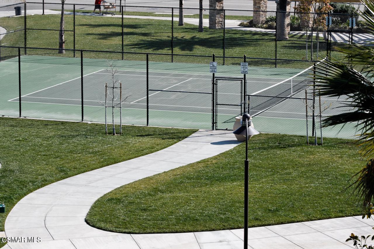 1501 Windshore Way Oxnard, CA 93035 - Photo 20 of 24 a view of a garden