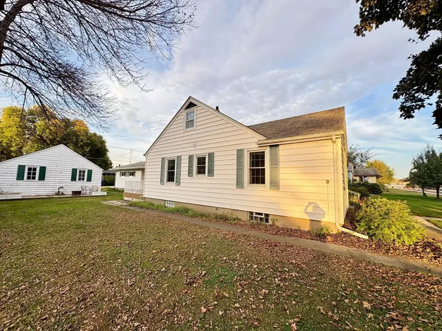 $189,900 | 429 East Rooney Avenue, Appleton, MN 56208