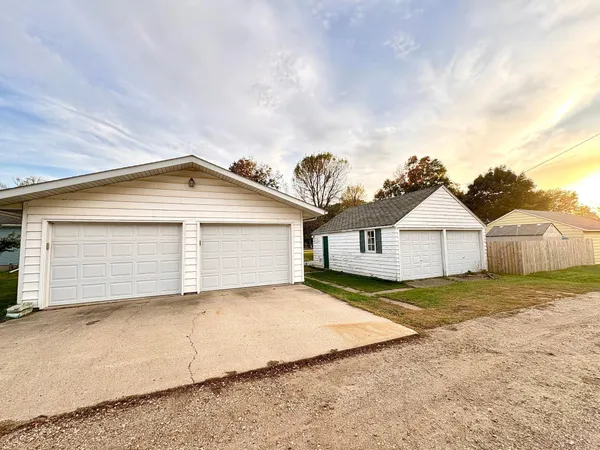 $189,900 | 429 East Rooney Avenue, Appleton, MN 56208