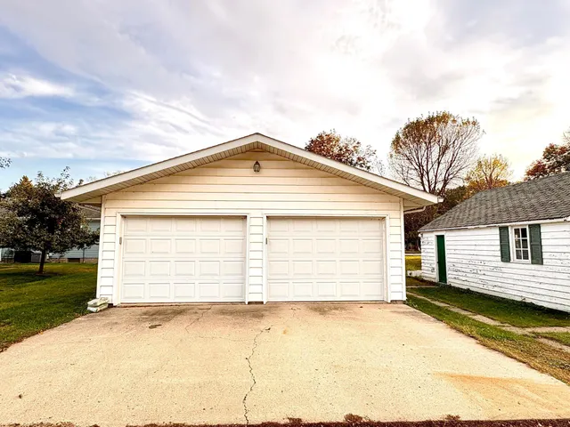 $189,900 | 429 East Rooney Avenue, Appleton, MN 56208