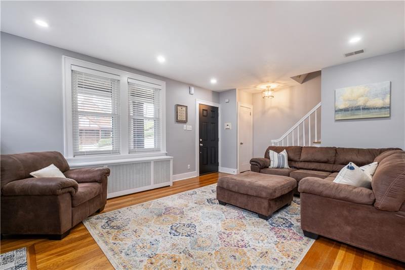 490 Mapleton Avenue Pittsburgh, PA 15228 - Photo 9 of 35 a living room with furniture and a couch