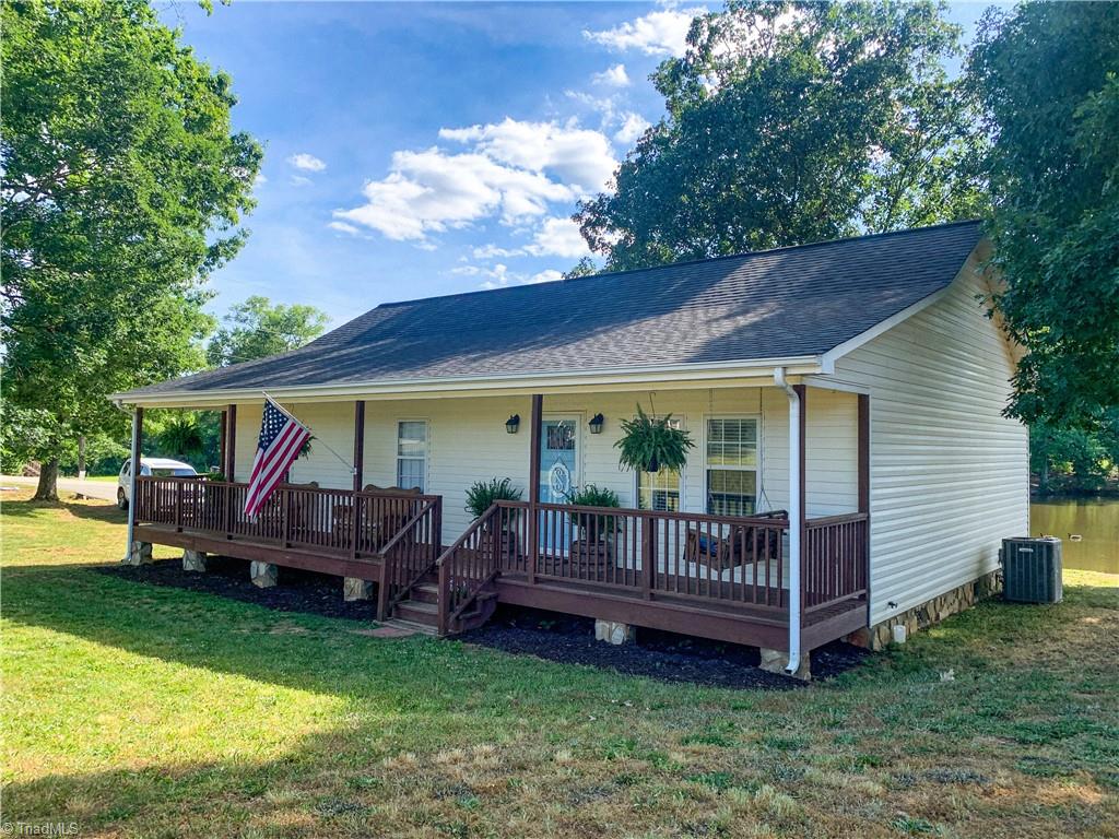 3510 Cunningham Road Thomasville, NC 27360 - Photo 2 of 19