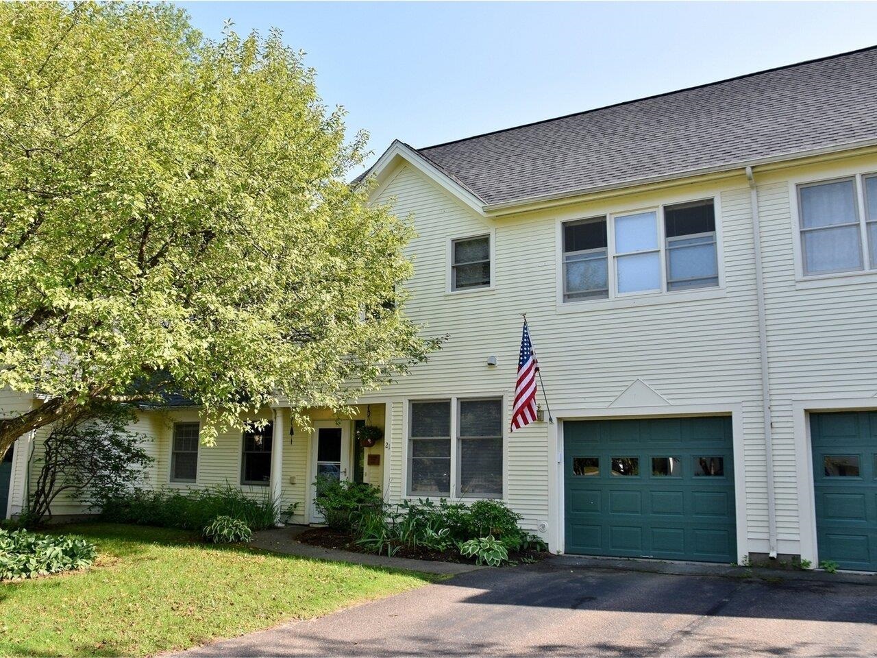 21 Eastman Farm Road Burlington, VT 05408 - Photo 2 of 40