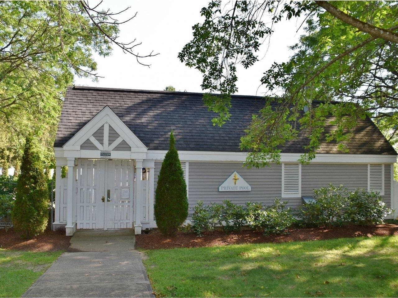 21 Eastman Farm Road Burlington, VT 05408 - Photo 4 of 40