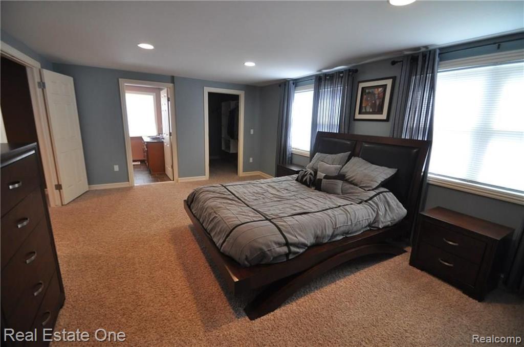 633 Baker Street Rochester Hills, MI 48307 - Photo 17 of 26