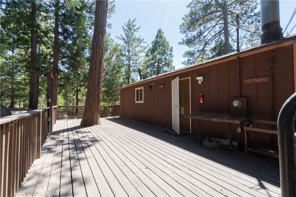 392 Pioneer Road Lake Arrowhead, CA 92352 - Photo 20 of 41