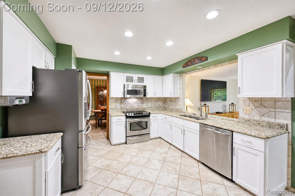 25687 Rutledge Crossing Farmington Hills, MI 48335 - Photo 5 of 47 Gallery Image 5