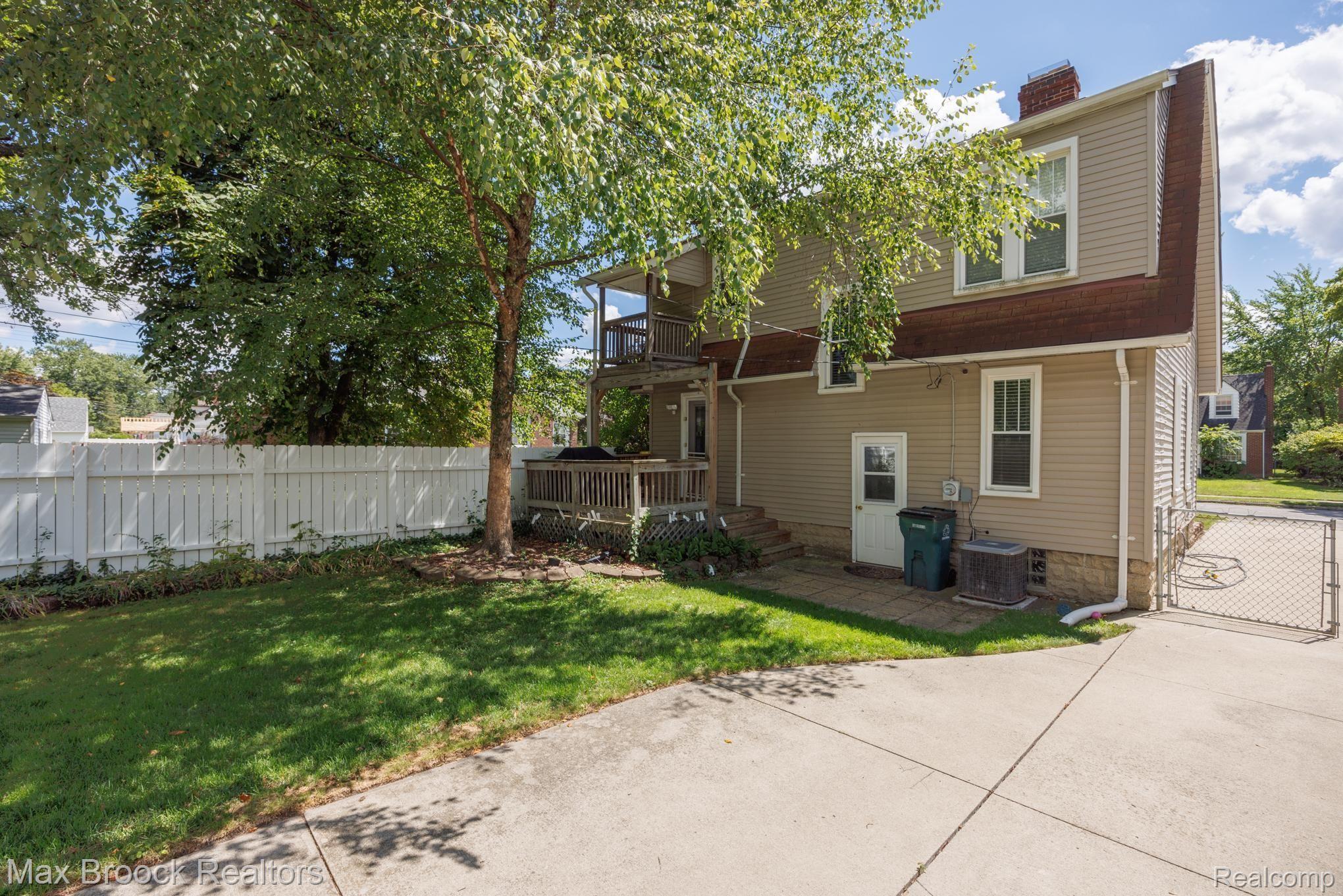 1308 Eaton Road Berkley, MI 48072 - Photo 23 of 24