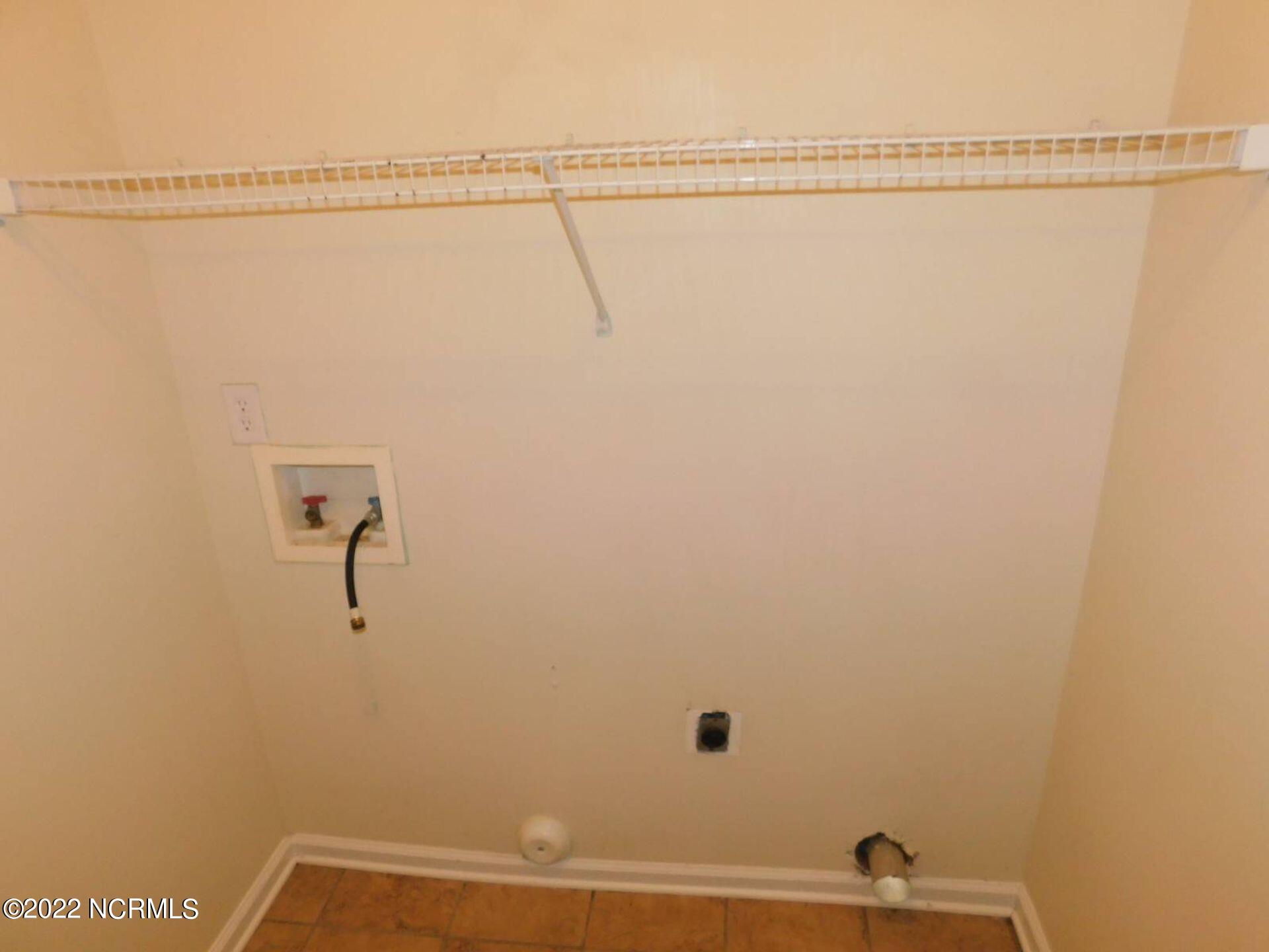 104 Apache Trail Havelock, NC 28532 - Photo 16 of 17 Laundry