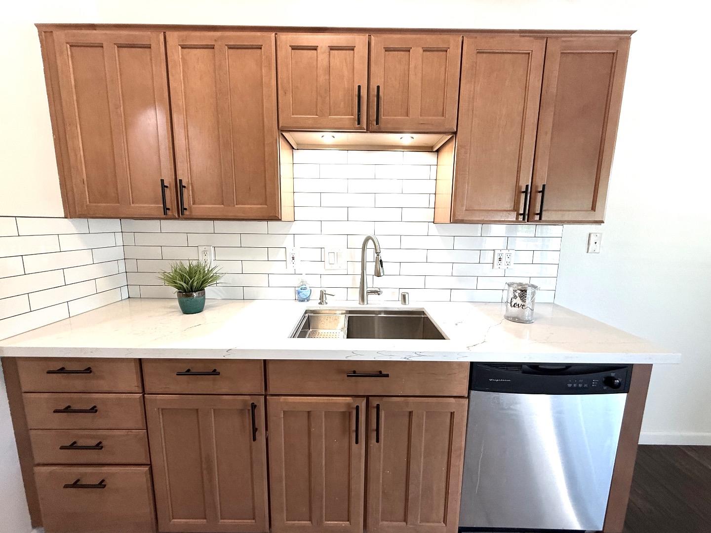 845 Division Street, Unit D Pleasanton, CA 94566 - Photo 8 of 34