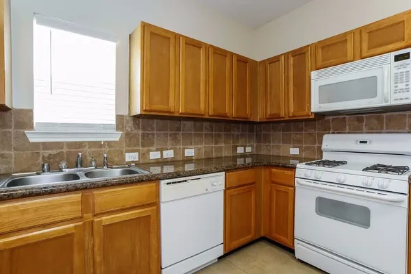 $1,949 | 19026 Telford Way, Tomball, TX 77375