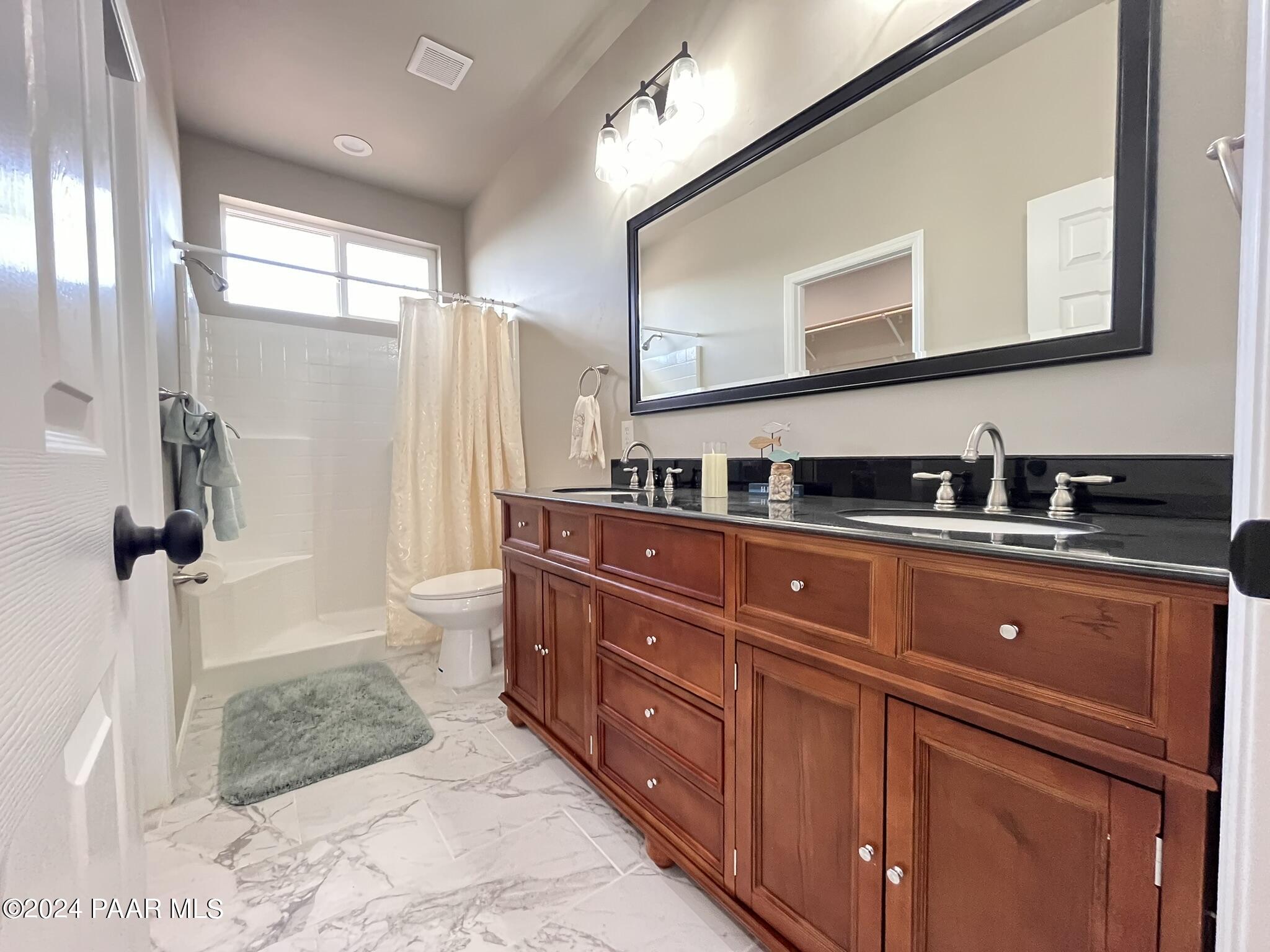 4830 East Oswego Street Rimrock, AZ 86335 - Photo 11 of 28 Primary Bathroom
