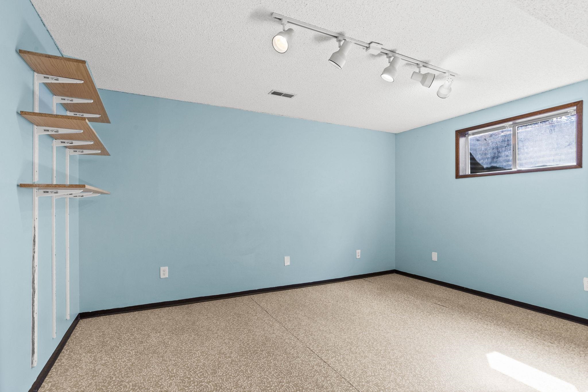 513 West Paradise Road Spokane, WA 99224 - Photo 25 of 44