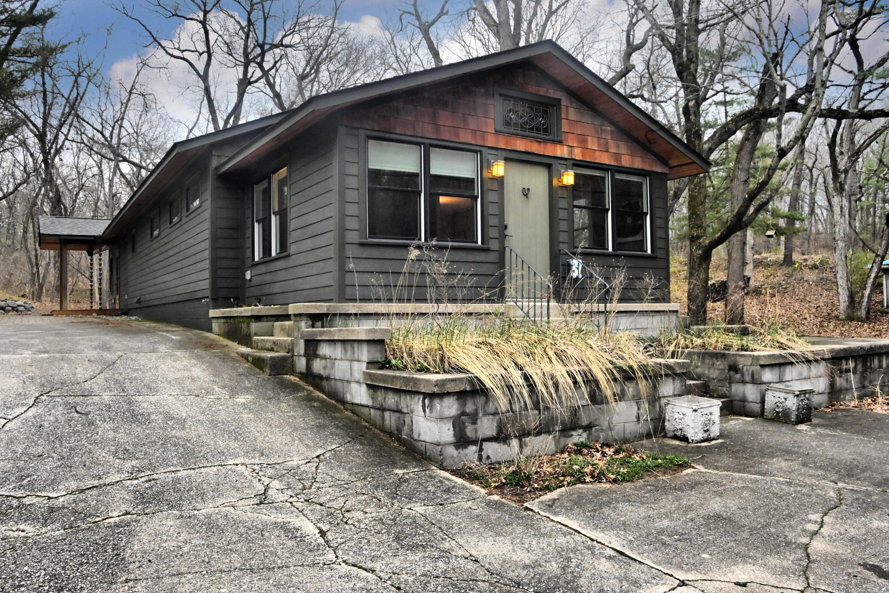 37 Lake Shore County Road Beverly Shores, IN 46301 - Photo 2 of 20 3000x2000