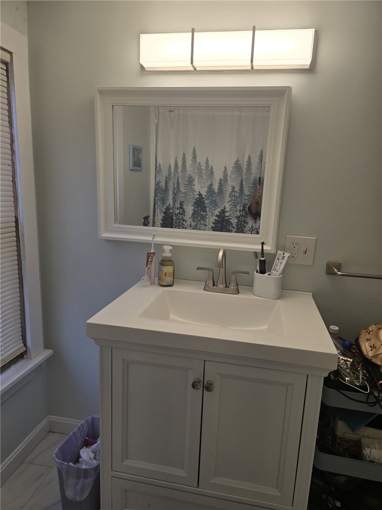 55 Court Street, Unit 2 Bristol, RI 02809 - Photo 8 of 17