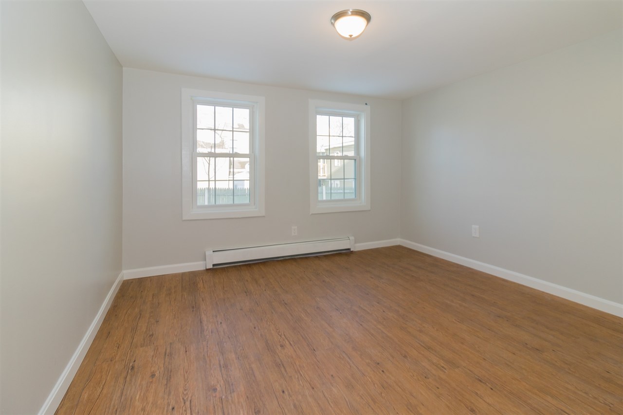 10 Jackson Street Rochester, NH 03867 - Photo 12 of 40