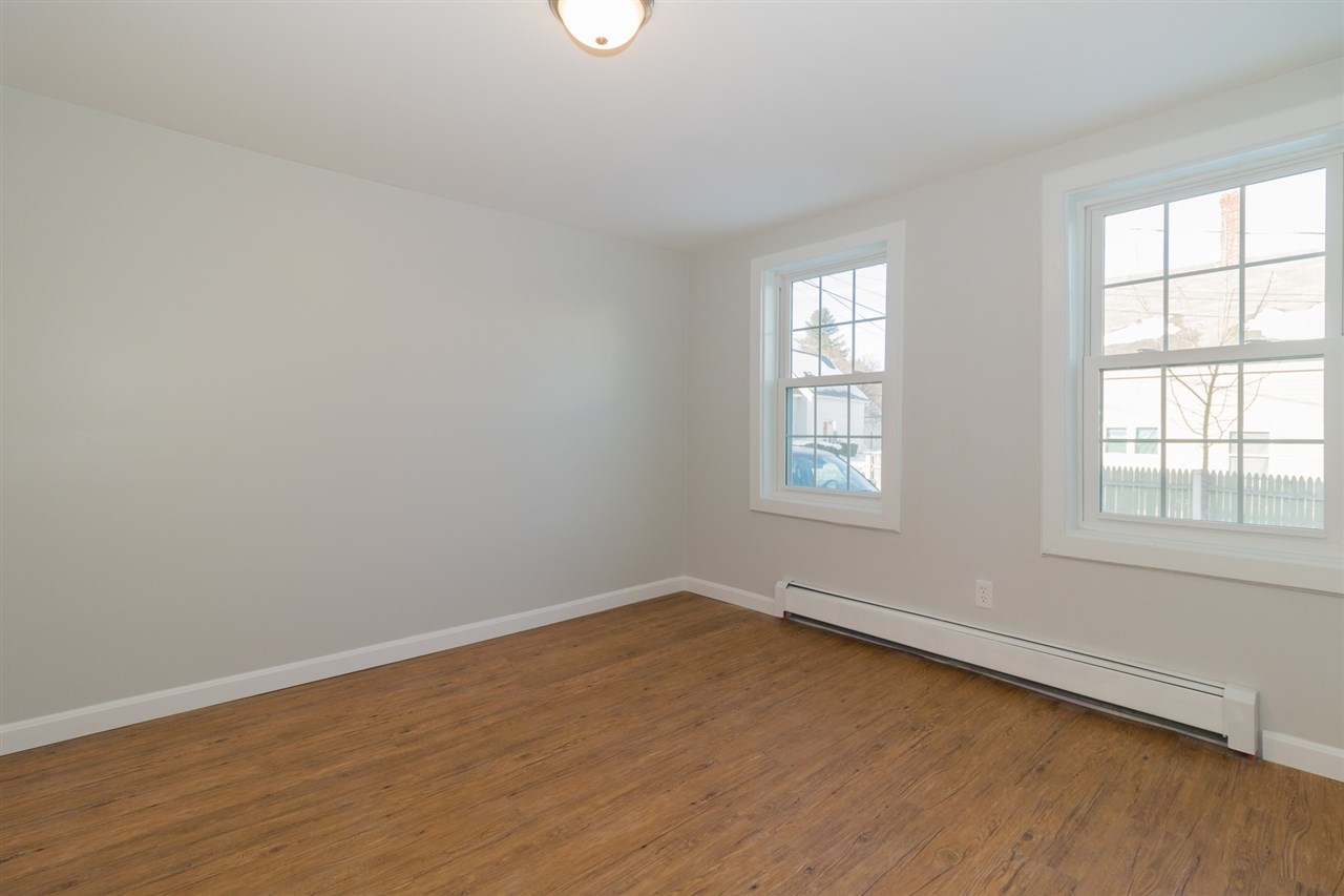 10 Jackson Street Rochester, NH 03867 - Photo 14 of 40