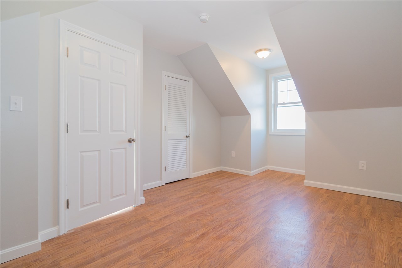 10 Jackson Street Rochester, NH 03867 - Photo 19 of 40
